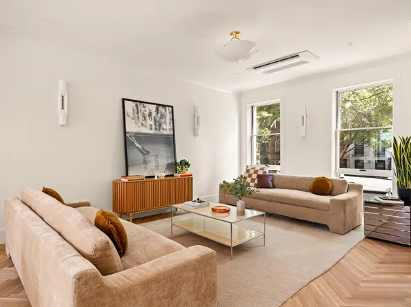 95 Monroe Street image 2 of 20