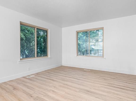 5th image of 1112 W Walden Park Dr