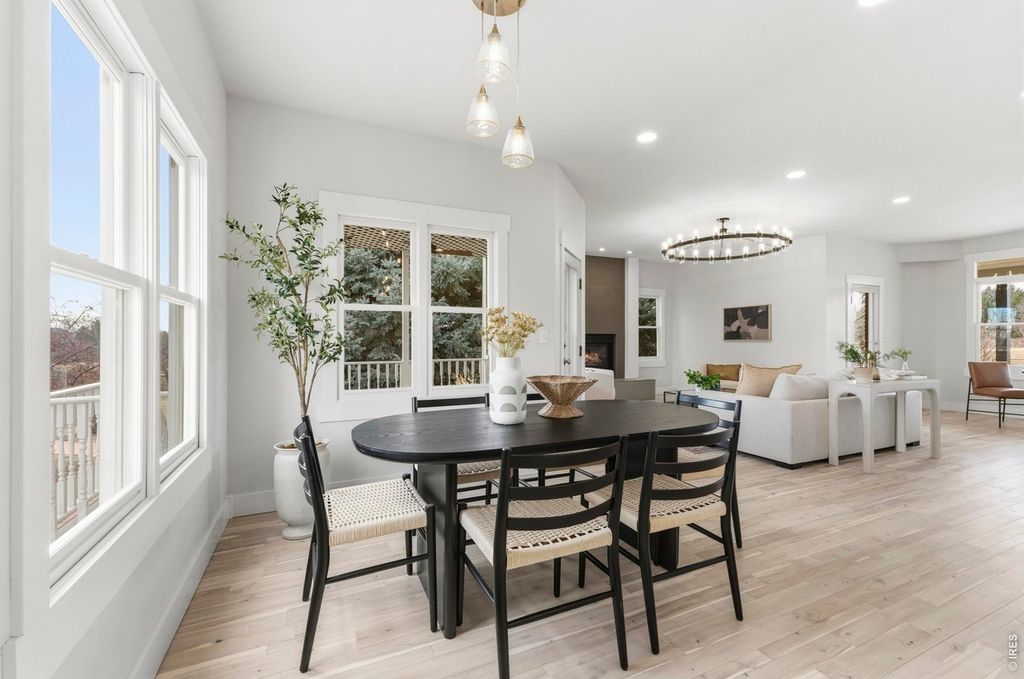 7766 Park Ridge Cir