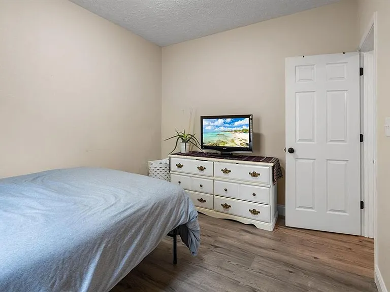 2293 Fleming Dr — Photo 16