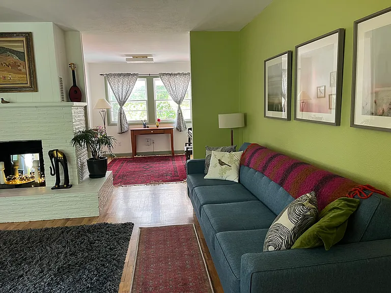 1215 NE 71st Ave — Photo 4
