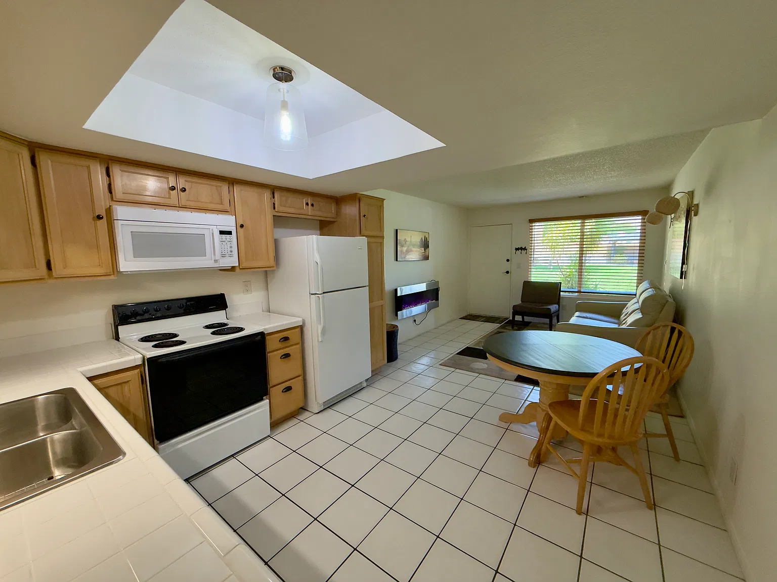 1 bed, 565 sqft, $1,450 — Photo 3