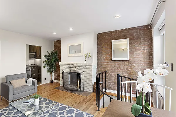 Sold by Compass | media 7