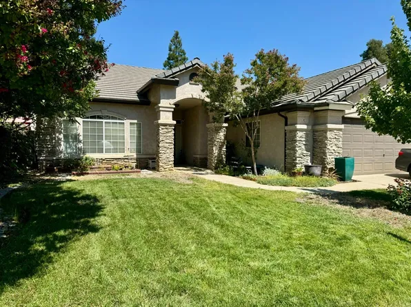 2308 E Oak Haven Dr, Fresno, CA 93730