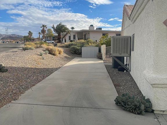 4th image of 3418 Thunderbird Dr