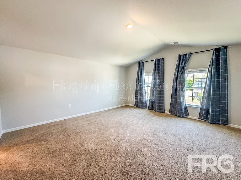 1313 Riverstone Dr — Photo 29