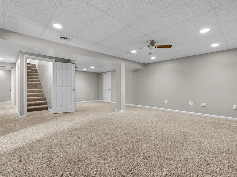 6593 Buckingham Palace Dr — Photo 38