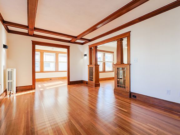 3rd image of 105 Marlboro St