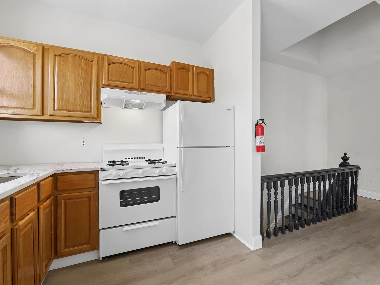 2 bed, 1.0 bath, $2,400 — Photo 4