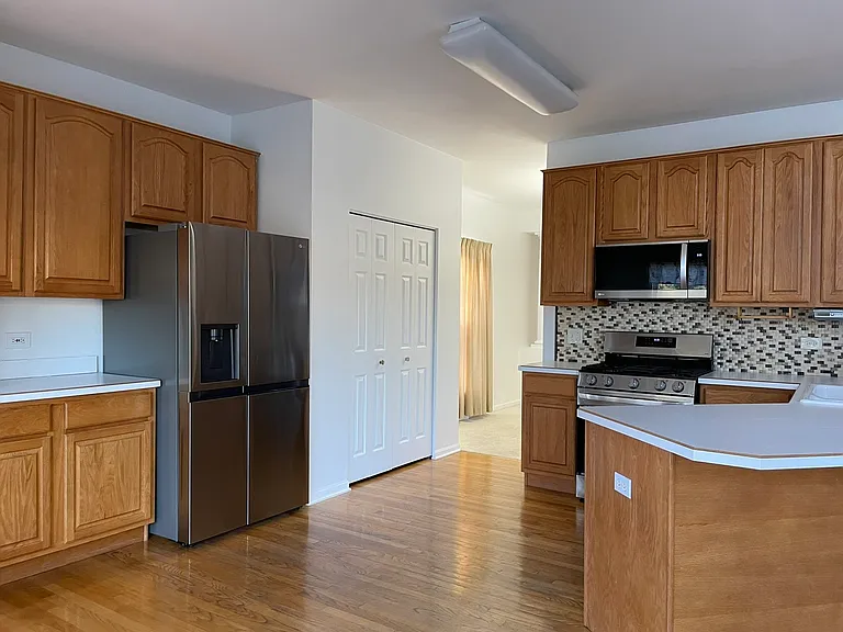 1670 Highmeadow Ln — Photo 8