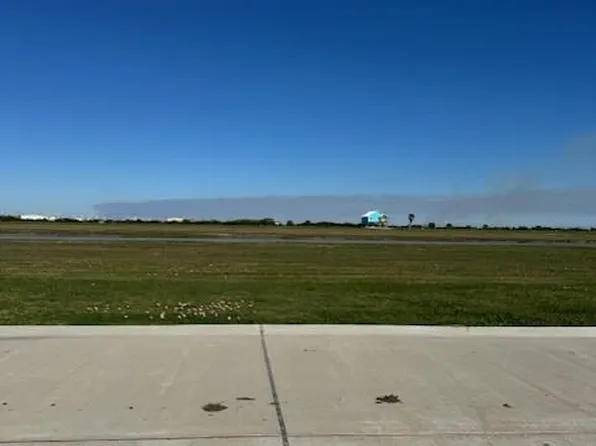 2957 Hammock Ct, Palacios, TX 77465