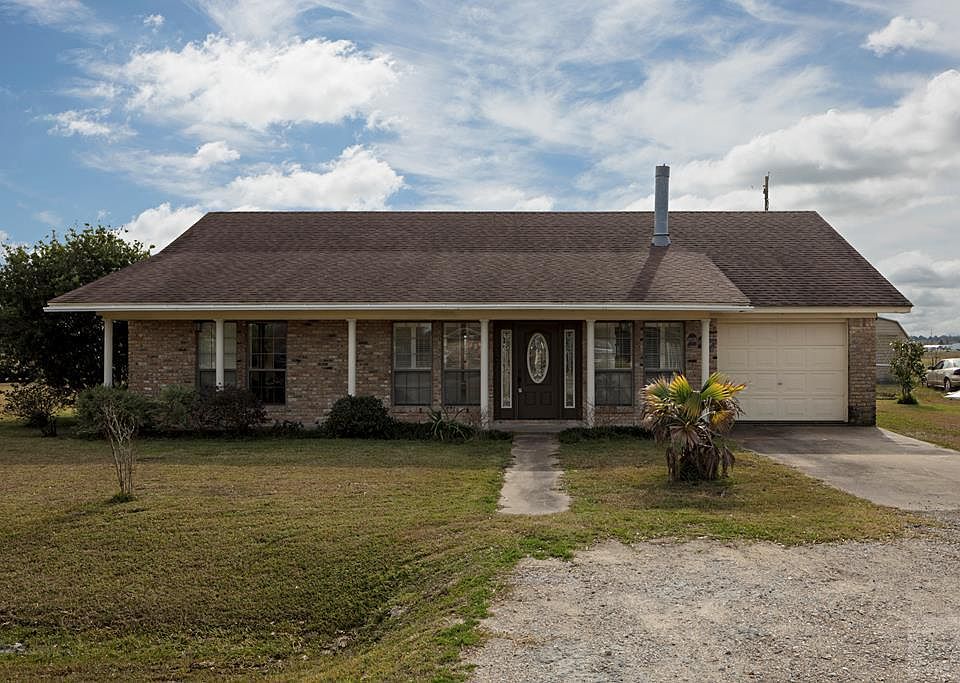 1st image of 227 N Lake Dr