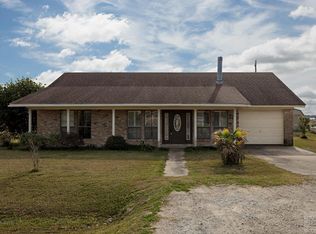 227 N Lake Dr, Winnie, TX 77665