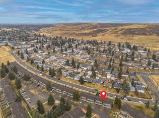 1055 E 72nd Ave NW #38, Calgary, AB T2K5S4