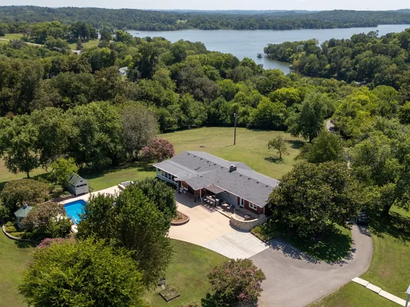 344 Peach Valley Rd, Gallatin, TN 37066