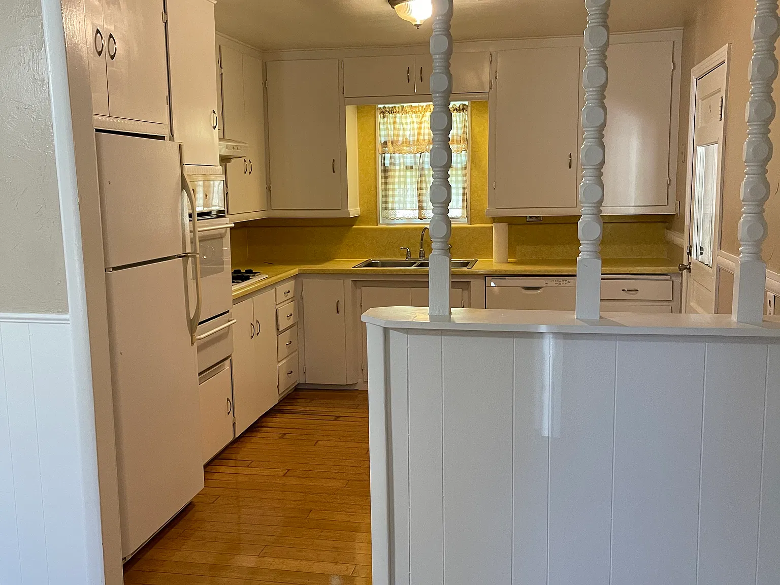 3 bed, 873 sqft, $1,300 — Photo 4