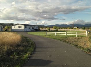 6105 N Vincent Rd, Newman Lake, WA 99025