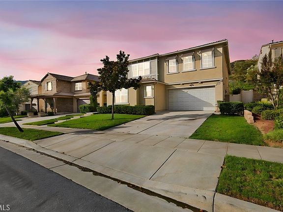2nd image of 535 E Desert Willow Rd