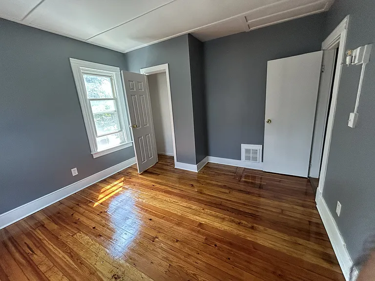 37-39 Wilmont St #2 — Photo 8