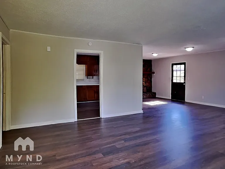 217 Marshall Dr — Photo 4