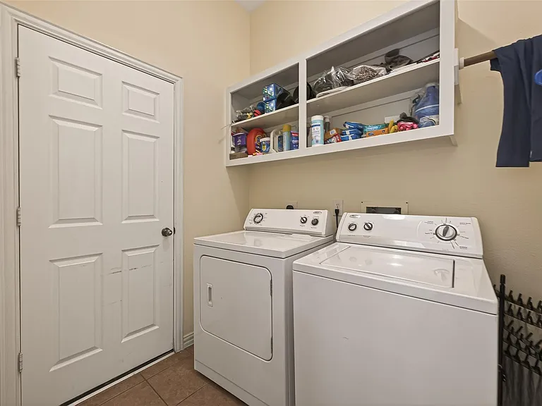 23222 Century Plant Dr — Photo 16