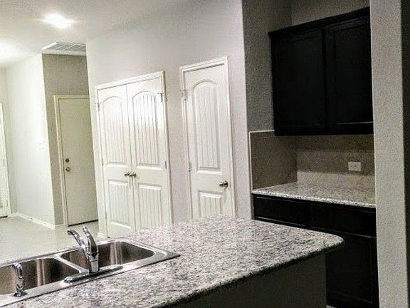 3rd image of 4417 Monterrey Oaks