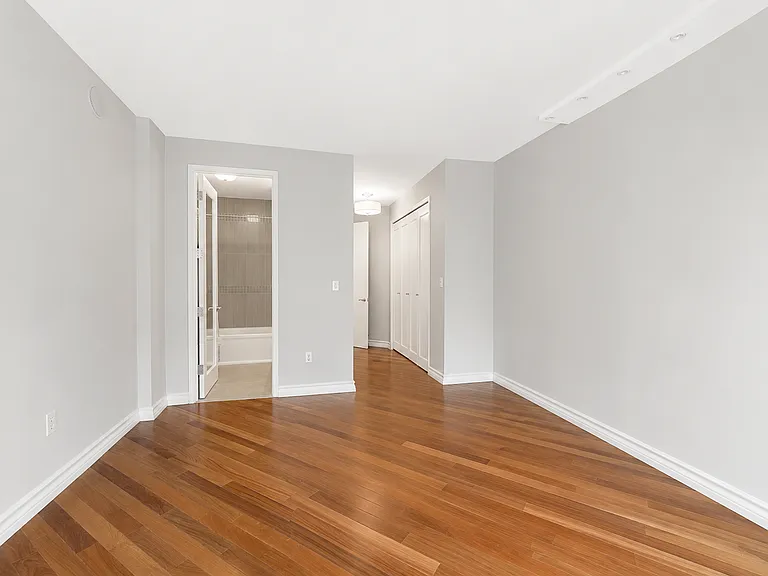 303 E 43rd St #11C — Photo 11