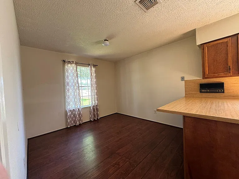 5614 Country Green St — Photo 15
