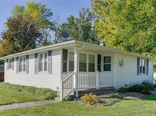 1200 Paradise Dr, Highland, IL 62249