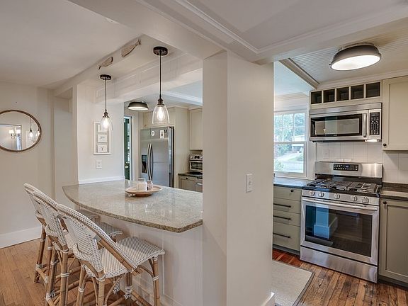 3rd image of 62 Norwood Ave