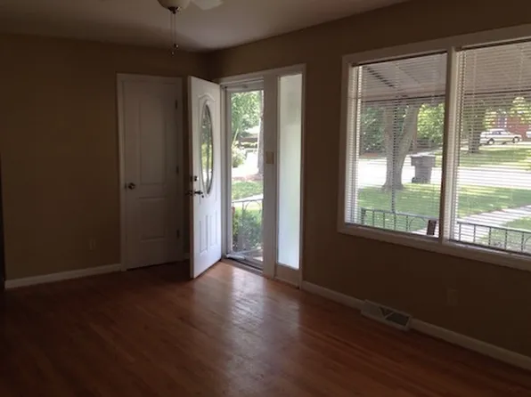 1624 Larkin St, High Point, NC 27262