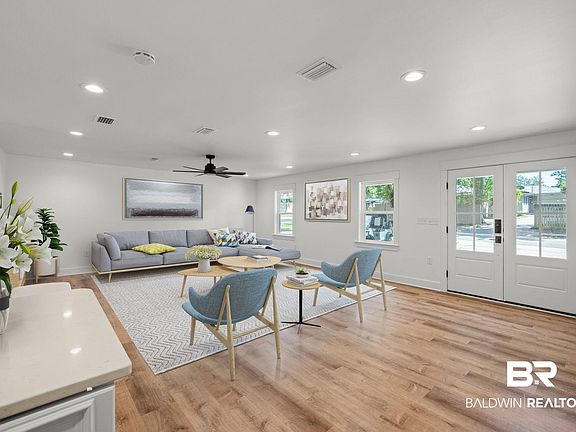 3rd image of 513 Gayfer Ave