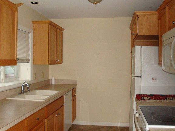 2nd image of 1685 Turbot Ave