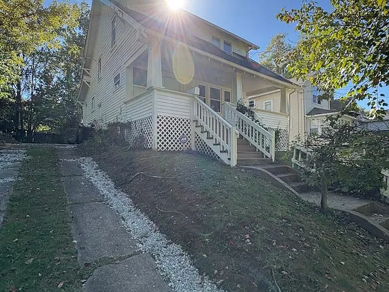 844 Lawton St — Photo 2