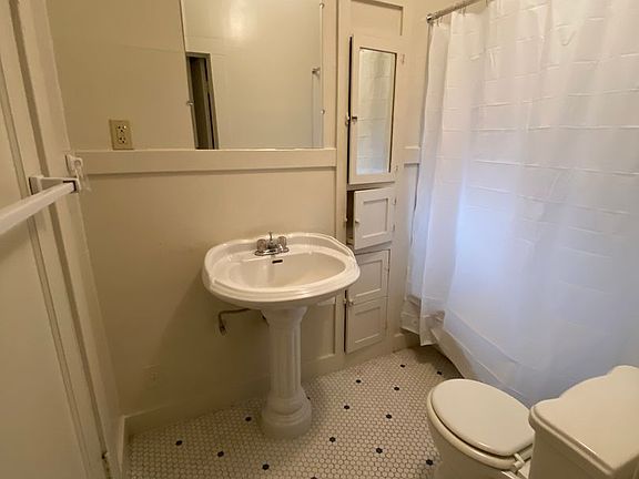 5th image of 2508 G St #10