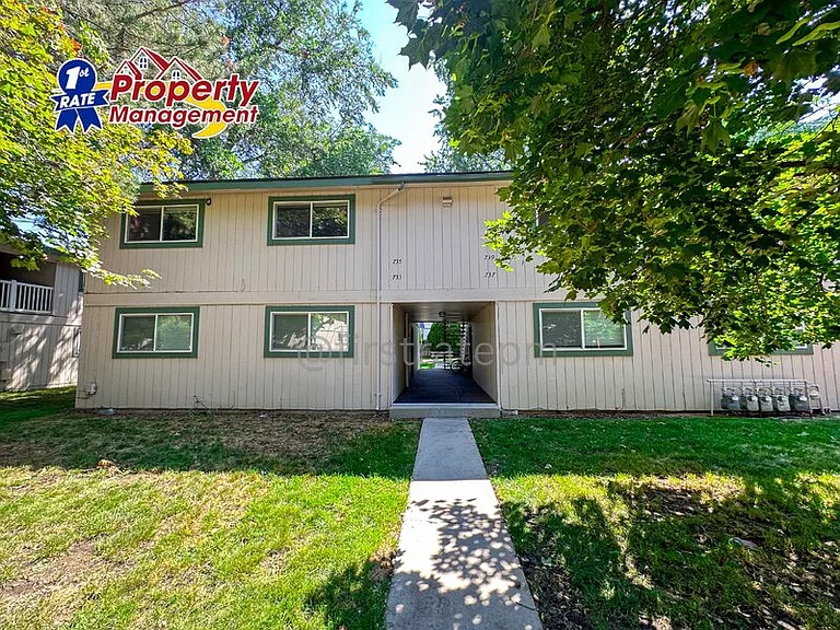 737 W Belmont St — Photo 19