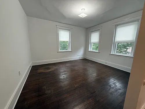 120 Warren St Photo 1