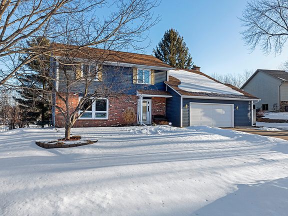 3rd image of 2674 Hawthorne Ln