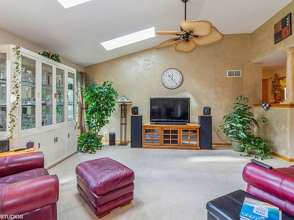 2nd image of 3751 Baybrook Dr