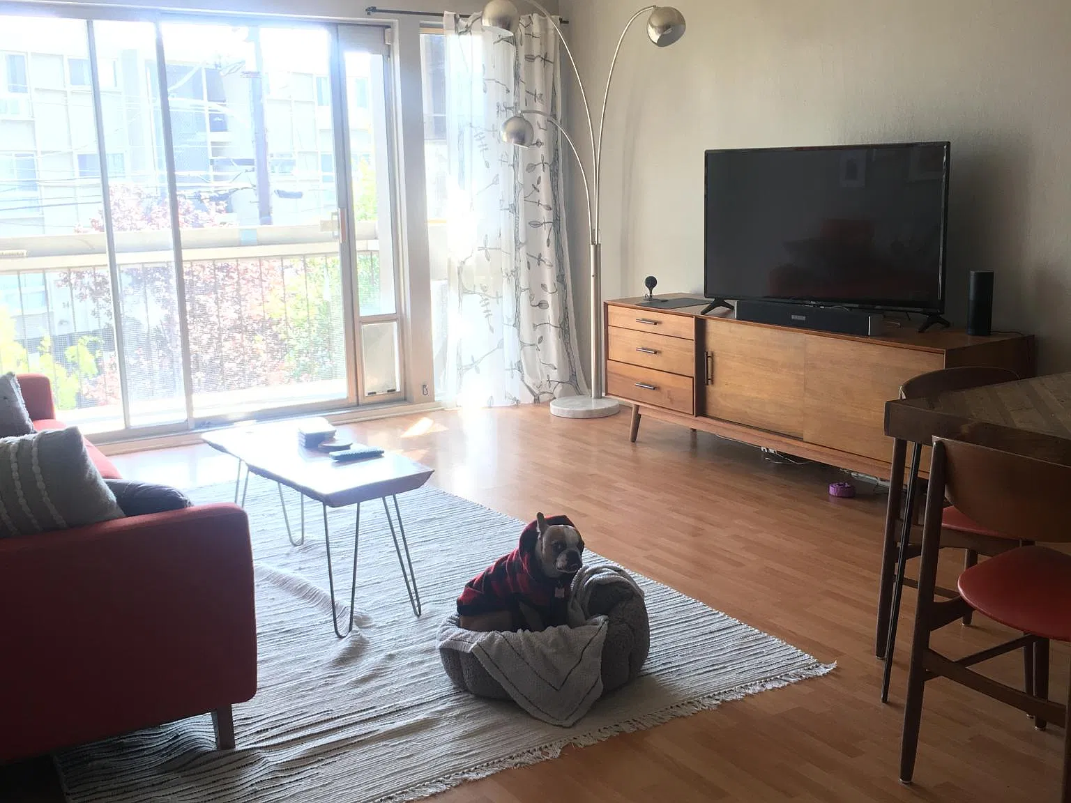 2 bed, 900 sqft, $3,500 — Photo 1