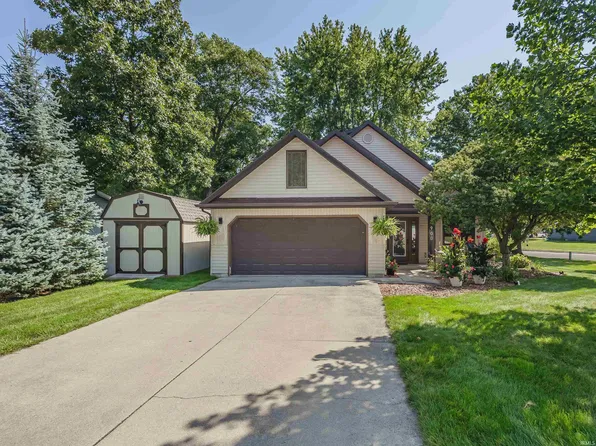 900 Ontario Ln, Auburn, IN 46706