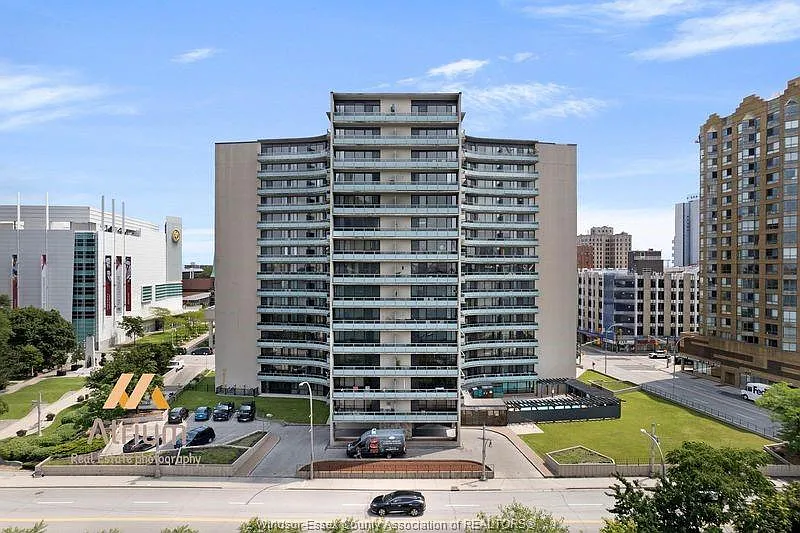 1 bed, 1.0 bath, 635 sqft, $1,500 — Photo 2