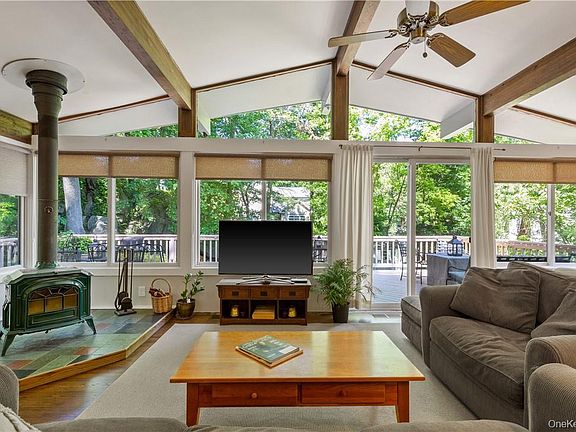 5th image of 14 Marlene Court