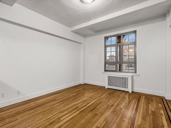 3rd image of 208 W 23rd St APT 1602