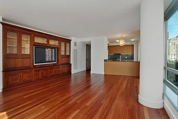 Rented by Corcoran | media 16