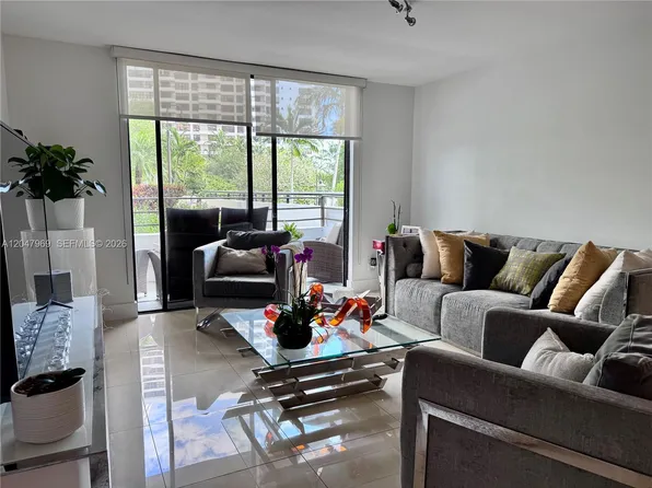 600 Three Islands Blvd APT 115, Hallandale Beach, FL 33009