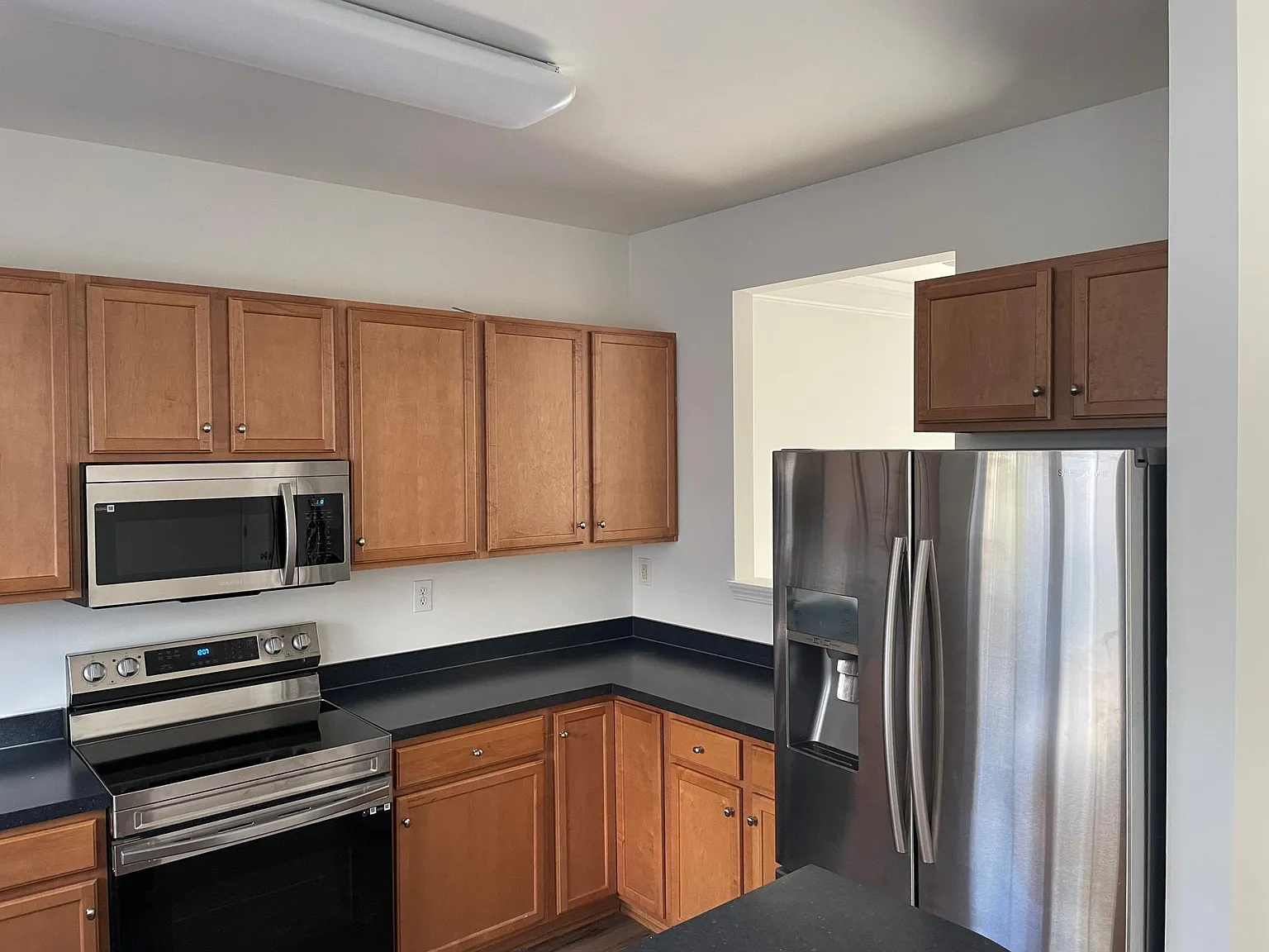 3 bed, 1898 sqft, $2,200 — Photo 4