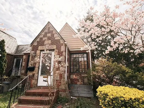 6388 Alderton St, Rego Park, NY 11374
