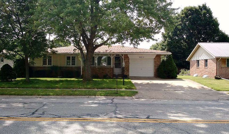 1st image of 2217 S Earl Ave