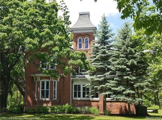 3590 Orchard Lake Rd, Orchard Lake, MI 48324